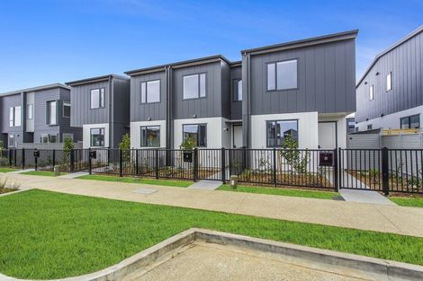 Photo of property in 16 Park Green Avenue, Rosehill, Papakura, 2113