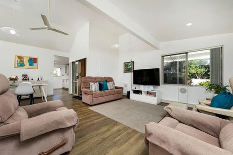 Photo of property in 1/34 Waipuia Place, Greenhithe, Auckland, 0632