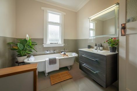 Photo of property in 16 Selwyn Crescent, College Estate, Whanganui, 4500