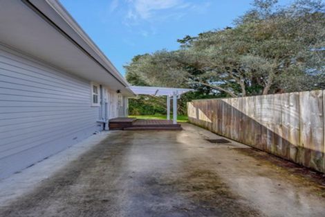Photo of property in 60 Cobham Crescent, Kelston, Auckland, 0602