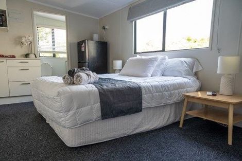 Photo of property in 1/39 Jaemont Avenue, Te Atatu South, Auckland, 0610