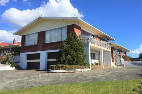Photo of property in 14 Renwick Street, Papakura, 2110