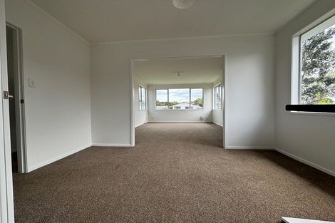 Photo of property in 2 Hobman Place, Manurewa, Auckland, 2102