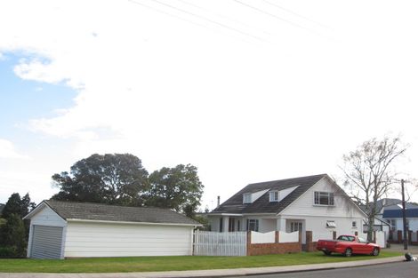 Photo of property in 19 Shortland Street, Lower Vogeltown, New Plymouth, 4310