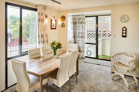 Photo of property in 4 Kivell Street, Ranui, Porirua, 5024