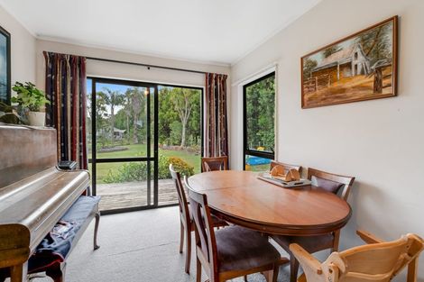 Photo of property in 786 South Head Road, South Head, Helensville, 0874