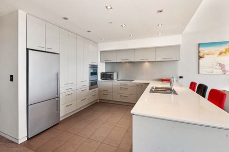 Photo of property in 302/136 Marine Parade, Mount Maunganui, 3116