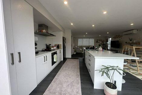 Photo of property in 395 Stokes Valley Road, Stokes Valley, Lower Hutt, 5019