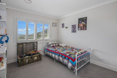 Photo of property in 30 Grumman Lane, Newlands, Wellington, 6037
