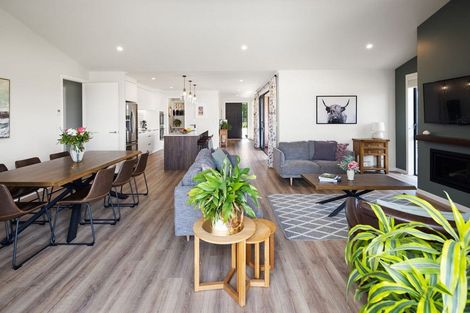 Photo of property in 39 Sunline Drive, Leamington, Cambridge, 3432