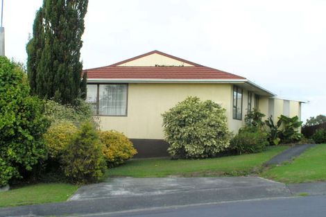 Photo of property in 16 Raelene Place, Massey, Auckland, 0614