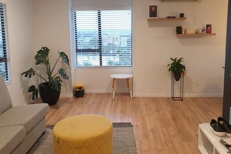 Photo of property in 1/32a Bronzewing Terrace, Unsworth Heights, Auckland, 0632