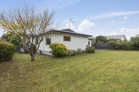 Photo of property in 4 Gates Road, Waikanae Beach, Waikanae, 5036