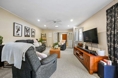 Photo of property in 17 Cashmere Place, Flagstaff, Hamilton, 3210