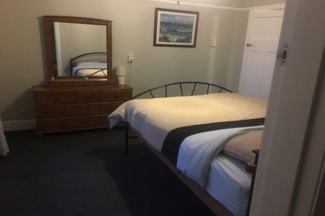 Photo of property in Devonport Apartments, 37/127 Saint Aubyn Street, New Plymouth, 4310