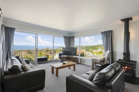 Photo of property in 88 Wakeman Road, Acacia Bay, Taupo, 3330