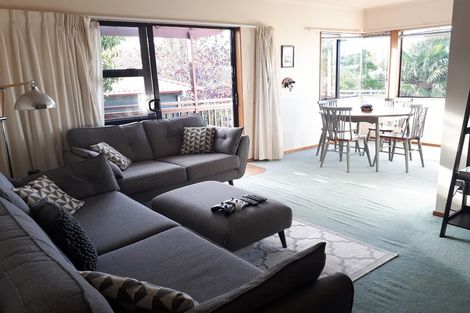 Photo of property in 1a Romulus Place, Totara Vale, Auckland, 0629