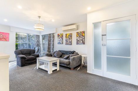 Photo of property in 14 Kemp Road, Massey, Auckland, 0614