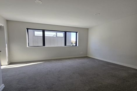 Photo of property in 2/6 Hepburn Road, Glendene, Auckland, 0602
