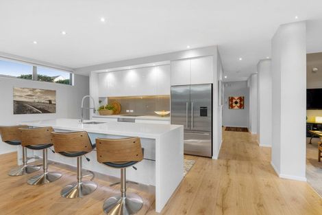 Photo of property in 10 Garreg Road, Fendalton, Christchurch, 8052