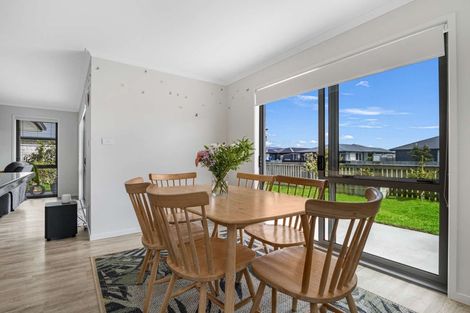 Photo of property in 6 Navy Lane, Papamoa, 3118