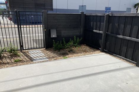 Photo of property in 4/8 New Brighton Road, Shirley, Christchurch, 8061