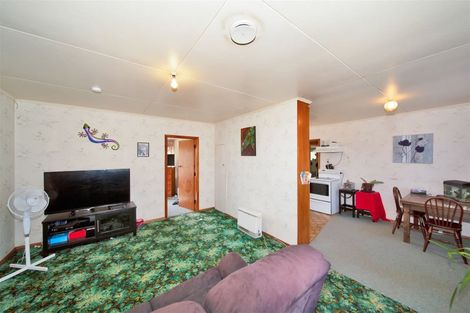 Photo of property in 39 Patu-kukupa Street, Manaia, 4612