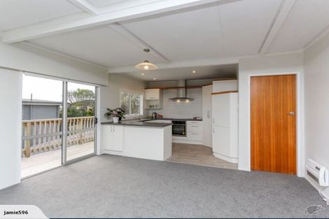 Photo of property in 12 Montana Place, Merrilands, New Plymouth, 4312