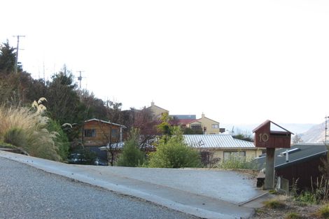 Photo of property in 10 Andrews Road, Queenstown, 9300