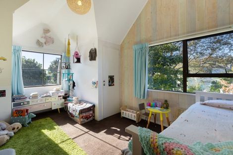 Photo of property in 18 Resolution Road, Welcome Bay, Tauranga, 3112