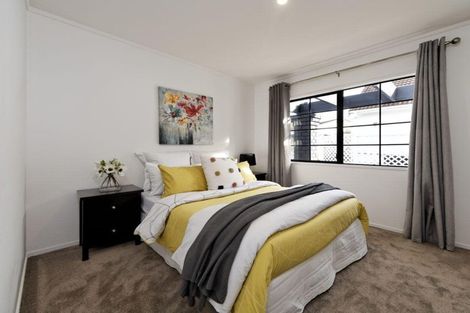 Photo of property in 2/7 Te Atatu Road, Te Atatu South, Auckland, 0610