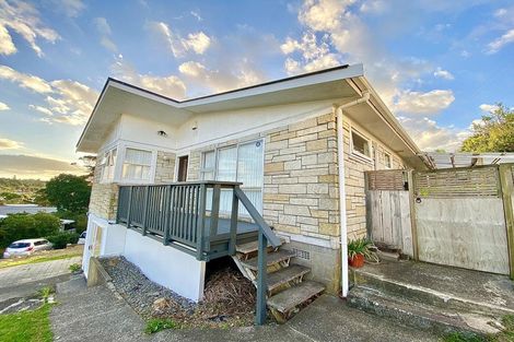 Photo of property in 19 Sunhaven Avenue, Glenfield, Auckland, 0629