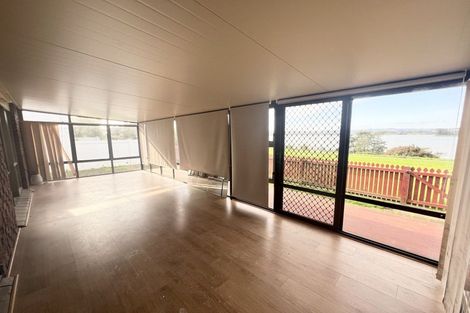 Photo of property in 124 Carnoustie Drive, Wattle Downs, Auckland, 2103