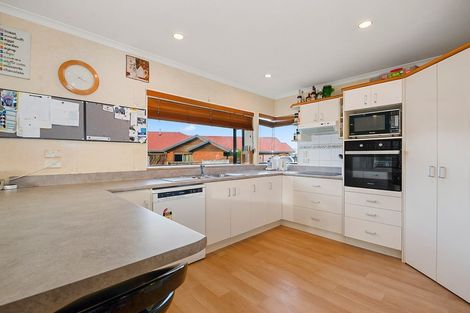 Photo of property in 6 Edward Payton Grove, Pukehangi, Rotorua, 3015