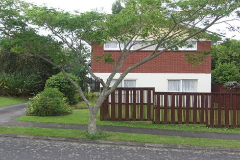 Photo of property in 18 Downsview Road, Pakuranga Heights, Auckland, 2010