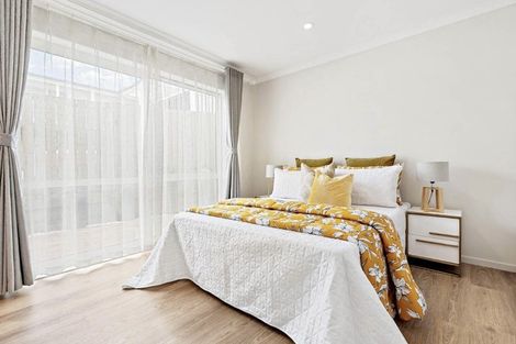 Photo of property in 8 Harrington Road, Henderson, Auckland, 0610