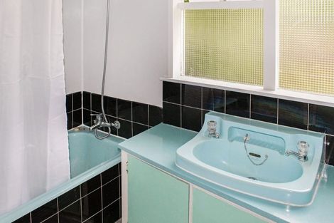 Photo of property in 164 College Street, Awapuni, Palmerston North, 4412