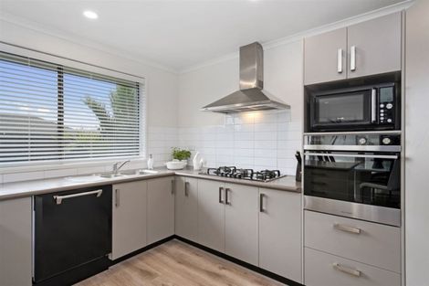 Photo of property in 18 Carrington Drive, Papamoa Beach, Papamoa, 3118