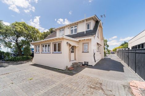 Photo of property in 4 Russell Street, Palmerston North, 4414