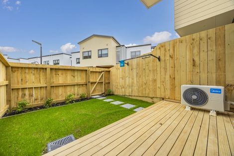 Photo of property in 1/35 Young Crescent, Drury, 2113