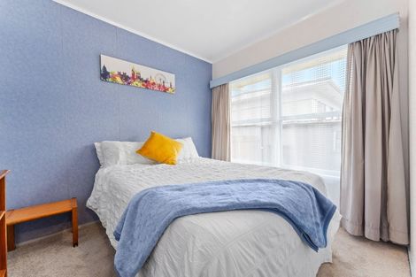 Photo of property in 2/1 Lingfield Street, Glenfield, Auckland, 0629