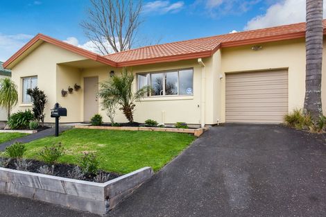 Photo of property in 3 Neta Grove, Henderson, Auckland, 0612