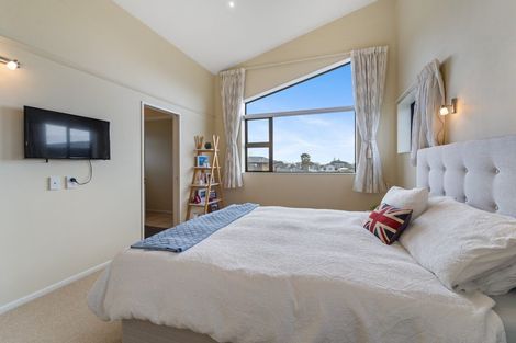 Photo of property in 11 Te Ropata Place, Waikanae Beach, Waikanae, 5036
