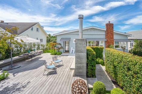 Photo of property in 41 Hanlon Crescent, Narrow Neck, Auckland, 0624