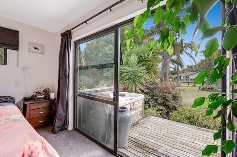 Photo of property in 786 South Head Road, South Head, Helensville, 0874