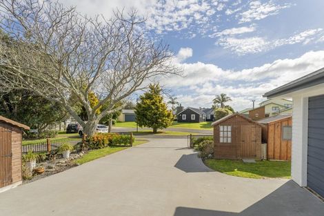 Photo of property in 13 Martin Place, Cooks Beach, Whitianga, 3591