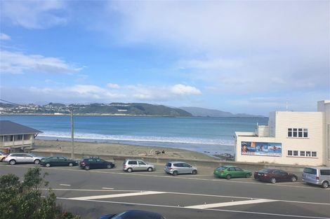 Photo of property in 6/102 Lyall Parade, Lyall Bay, Wellington, 6022
