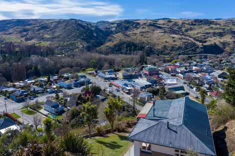 Photo of property in 89 Branxholm Street, Roxburgh, 9500