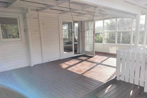 Photo of property in 11 Miles Crescent, Newlands, Wellington, 6037