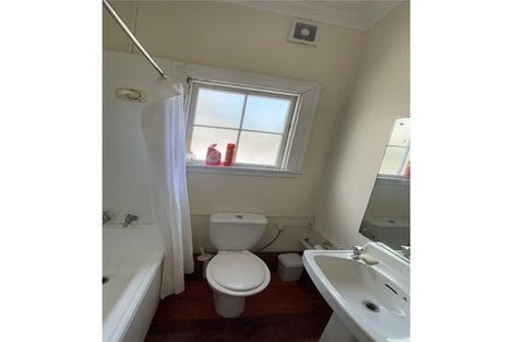 Photo of property in 37 Raroa Road, Kelburn, Wellington, 6012